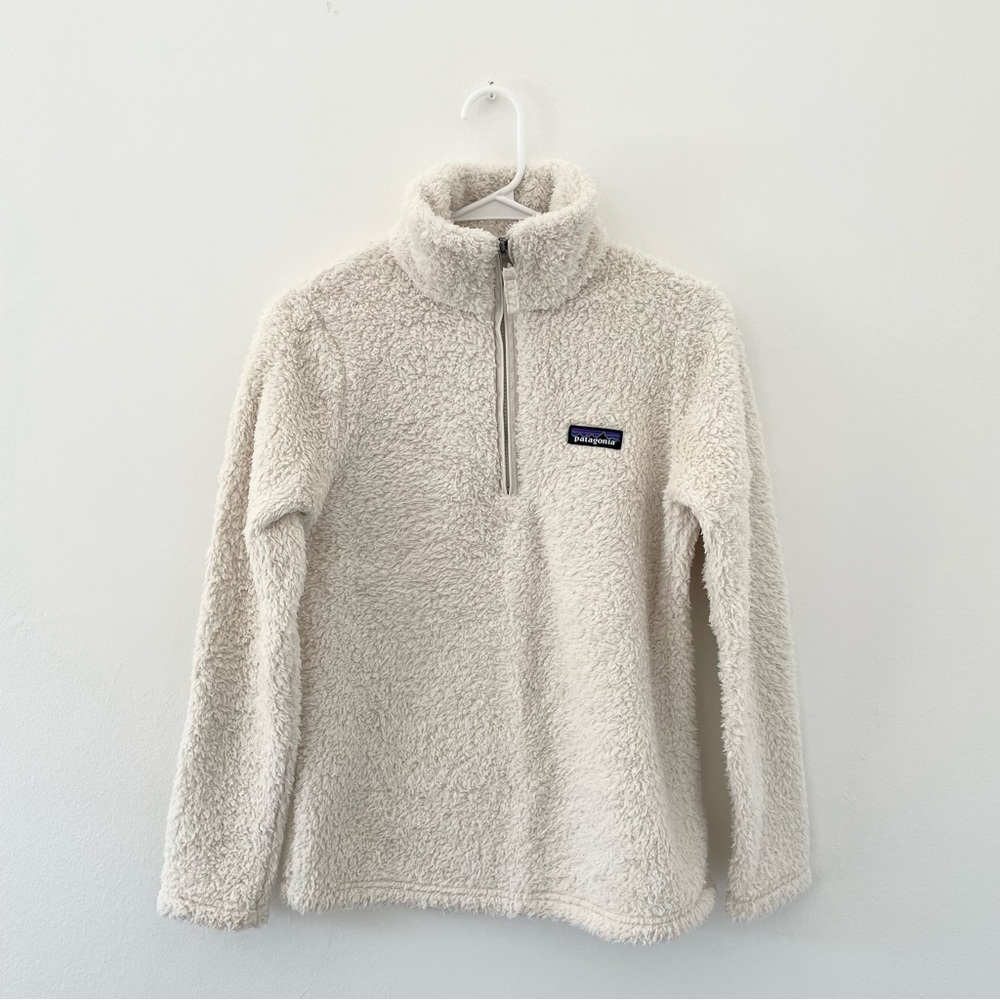 patagonia quarter zip fleece in ivory